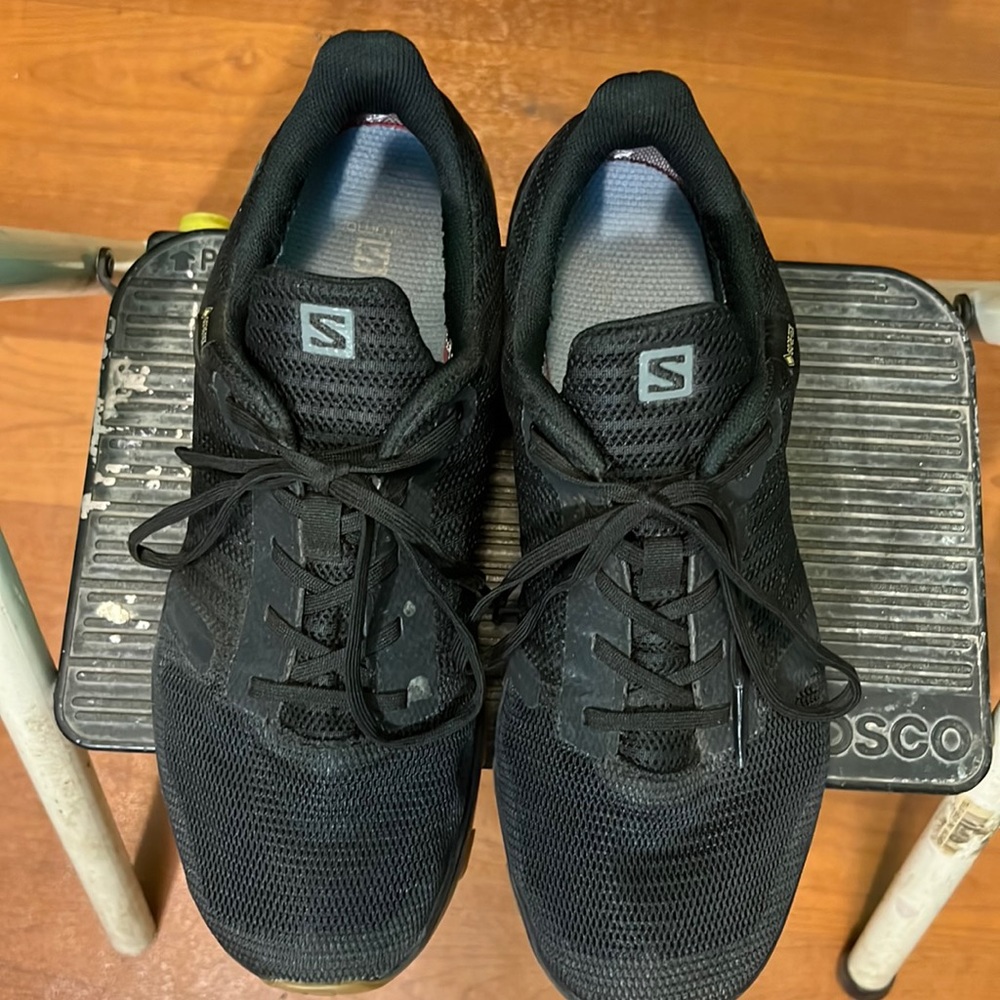 Salomon Outbound GoreTex men’s size 7.5